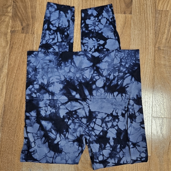 Bagatelle women's medium NWOT blue tie dye leggings. - Picture 3 of 4